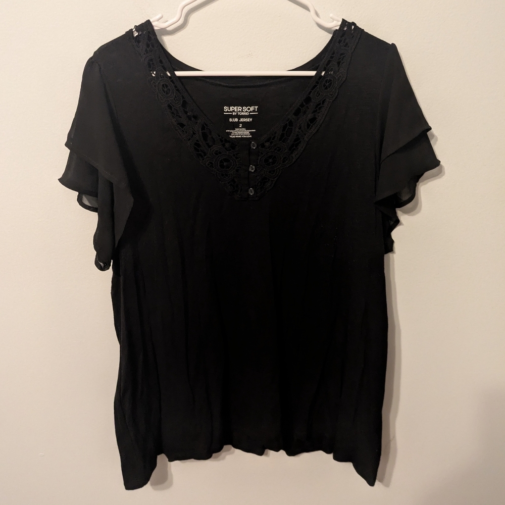 Torrid Black Super Soft Slub Crochet Inset Chiffon Flutter Sleeve Top Size 2X